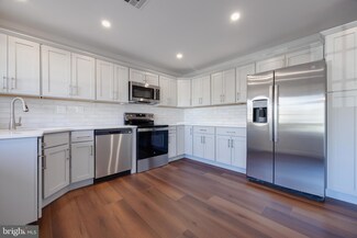208B Huntington Dr, Lakewood, NJ 08701