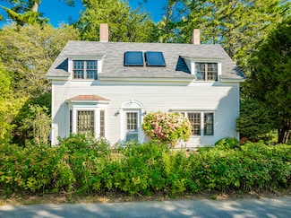 53 Saturday Cove Rd, Northport, ME 04849