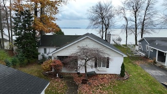 12315 E Houghton Lake Dr, Houghton Lake, MI 48629
