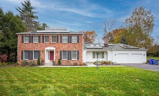 14 Horseshoe Ln, Wilbraham, MA 01095