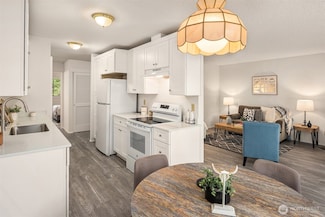 14132 74th Place NE Unit 16D, Kirkland, WA 98034