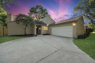 11923 Briar Forest Dr, Houston, MS 77077