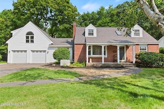 28 Jennifer Rd, Schenectady, NY 12302
