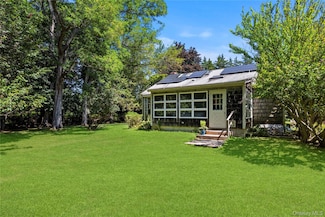 26 S Menantic Rd, Shelter Island, NY 11964