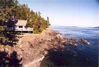 380 Summer Point Ln, Olga, WA 98279