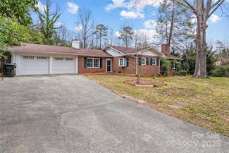 121 33rd Ave NE, Hickory, NC 28601