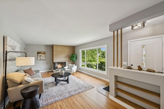 8007 Virginia Cir N, Saint Louis Park, MN 55426