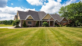 11107 E Cambridge Ln, Effingham, IL 62401