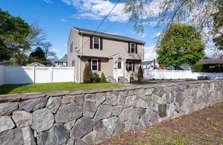 833 Lynnfield St, Lynn, MA 01904