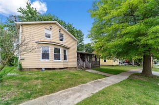 954 Center St, Grafton, OH 44044