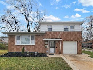 240 E 148th St, Harvey, IL 60426