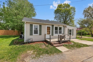 18 N Park Ave, Dexter, MO 63841