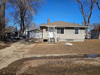 1104 2nd Ave SW, Minot, ND 58701