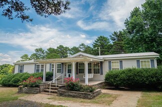 102 Cessna Dr, McRae, AR 72102