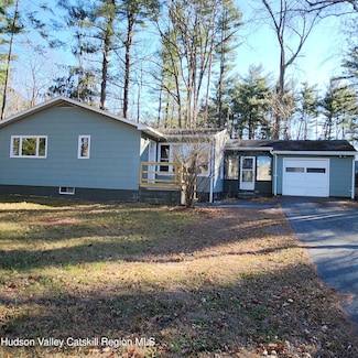 148 Lake Shore Dr, Copake, NY 12516