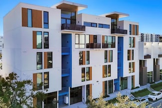 1558 4th St Unit 216, Sarasota, FL 34236