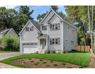 7 Hunnewell St, Wellesley Hills, MA 02481