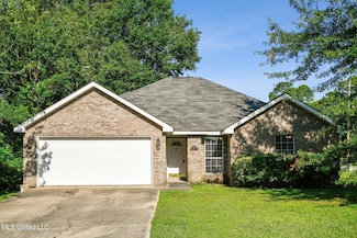 711 S Hill Ct, Biloxi, MS 39532