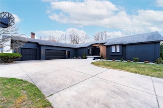 334 Westchester Dr SE, Warren, OH 44484
