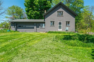 2281 E Hoag Rd, Baldwinsville, NY 13027
