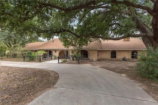 209 W Orange Grove Rd, Mission, TX 78574