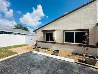 7221 SW 14th St, North Lauderdale, FL 33068