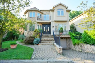 35 Bruno Ln, Staten Island, NY 10307