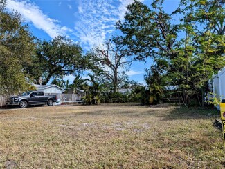 811 S School Ave, Sarasota, FL 34237