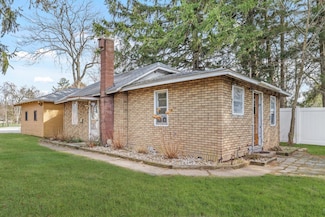 313 S Barton St, New Buffalo, MI 49117