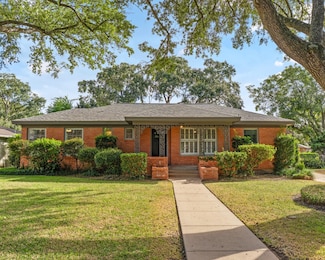 2404 Marguerite St, Bay City, TX 77414