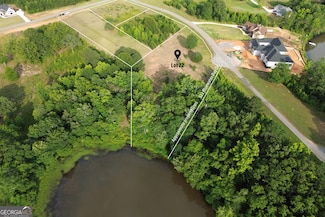 511 Bluewater Bay Dr, Macon, GA 31220