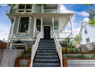 3921 SE Salmon St, Portland, OR 97214