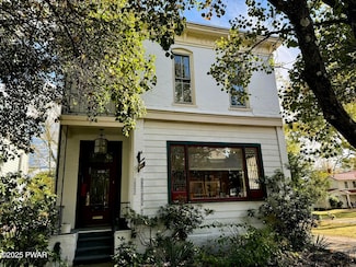 509 Broad St, Milford, PA 18337