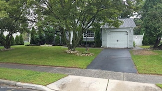 23 Allen Dr, Allentown, NJ 08501
