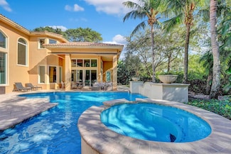 43 Coconut Ln, Boynton Beach, FL 33435