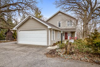 3404 Highland Dr, Island Lake, IL 60042