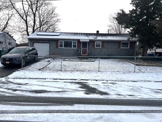111 Charles Ave, Toms River, NJ 08757