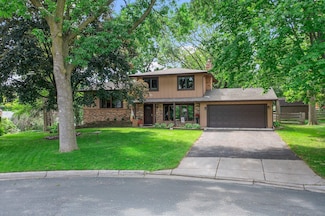 9009 44th Cir N, New Hope, MN 55428