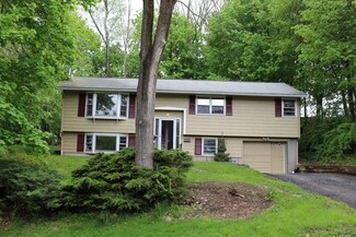 26 Valley Hill Dr, Worcester, MA 01602