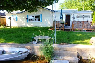 300 Lane 137a Turkey Lake, Hudson, IN 46747