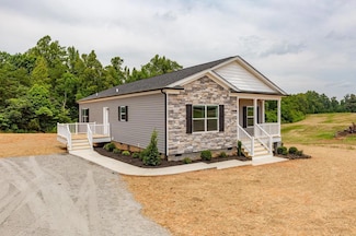 967 Levi Rd, Green Bay, VA 23942