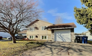 321 Wintergreen Dr, Omro, WI 54963