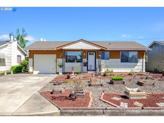 1377 Garden Way, Woodburn, OR 97071