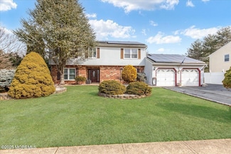 8 Overhill Dr, Marlboro, NJ 07746