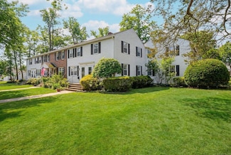 114 Sylvan Knoll Rd, Stamford, CT 06902