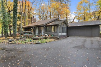 51720 Juniper Rd, South Bend, IN 46637