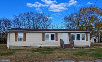 526 W 8th St, Laurel, DE 19956