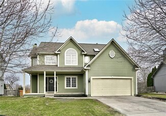 1117 SW Prairie Star Cir, Lees Summit, MO 64081