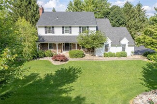 2655 Mountain View Cir, Emmaus, PA 18049