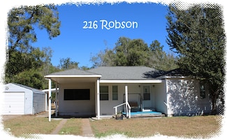 216 Robson St, Columbus, TX 78934